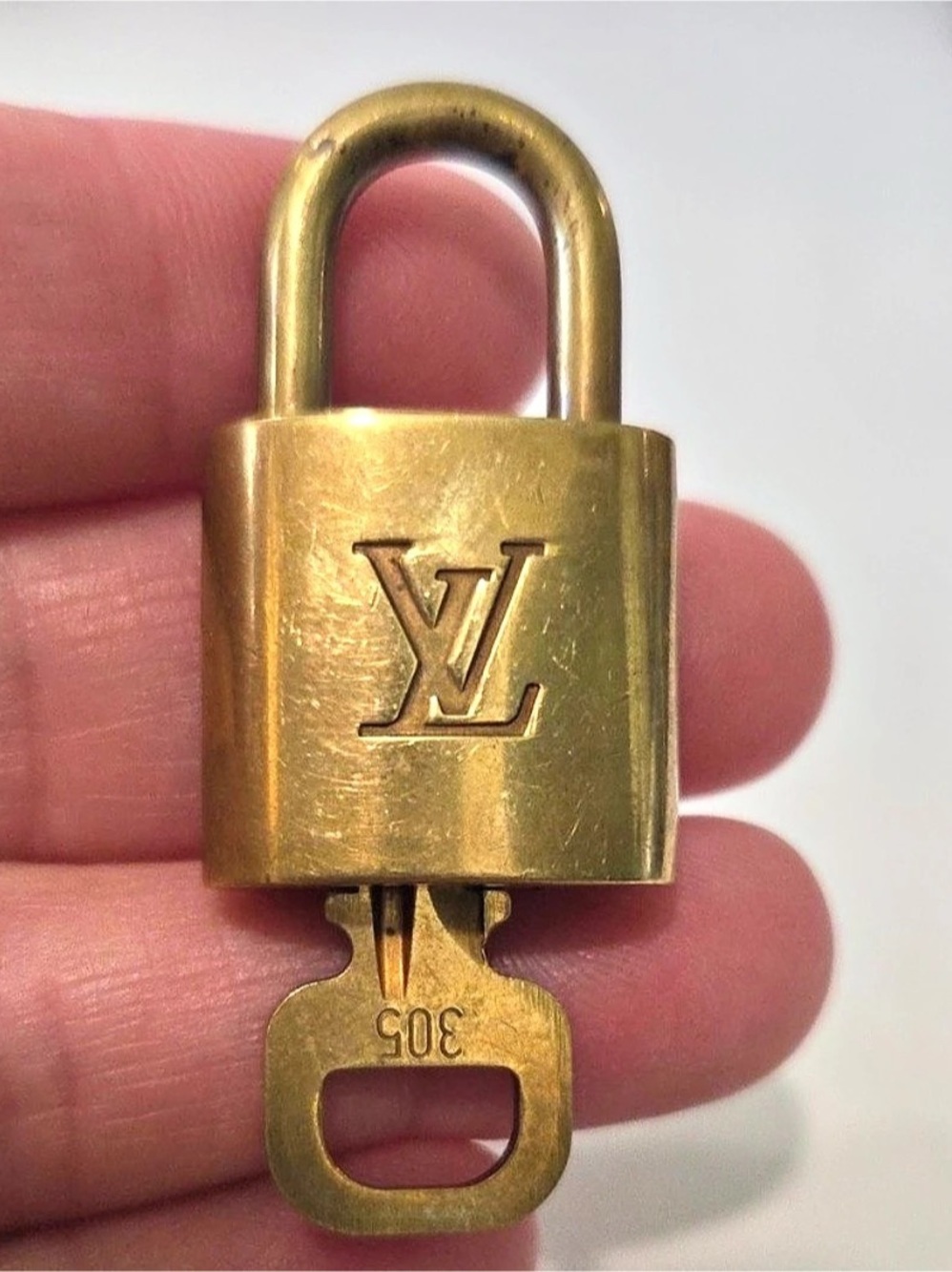 Authentic Louis Vuitton Luggage Padlock #305 with Key